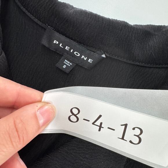 Pleione Top Womens Small Black Button Down Smocked‎ Anthropologie - Picture 3 of 6